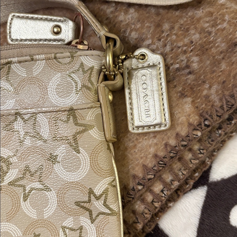 Coach Gold and Cream Waverly Snow Queen swing bag! - Picture 2 of 11